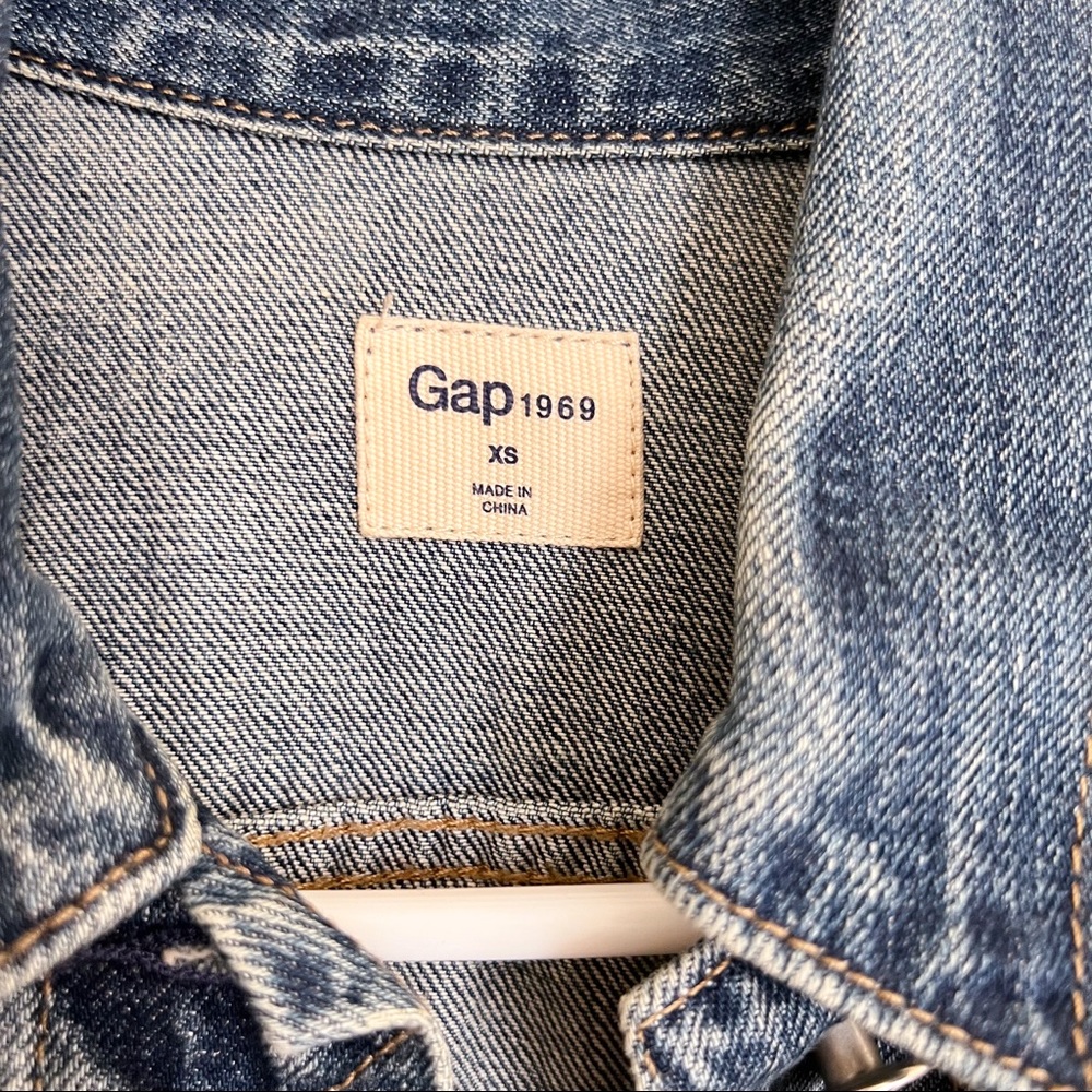 GAP Jean Jacket - Picture 5 of 7